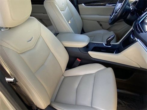 Used 2017 Cadillac XT5 FWD image 11