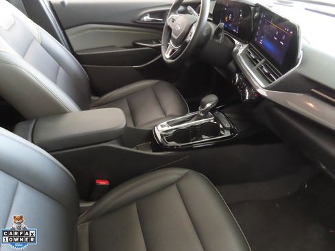 Used 2025 Chevrolet Trax ACTIV w/ Sunroof Package FWD image 23