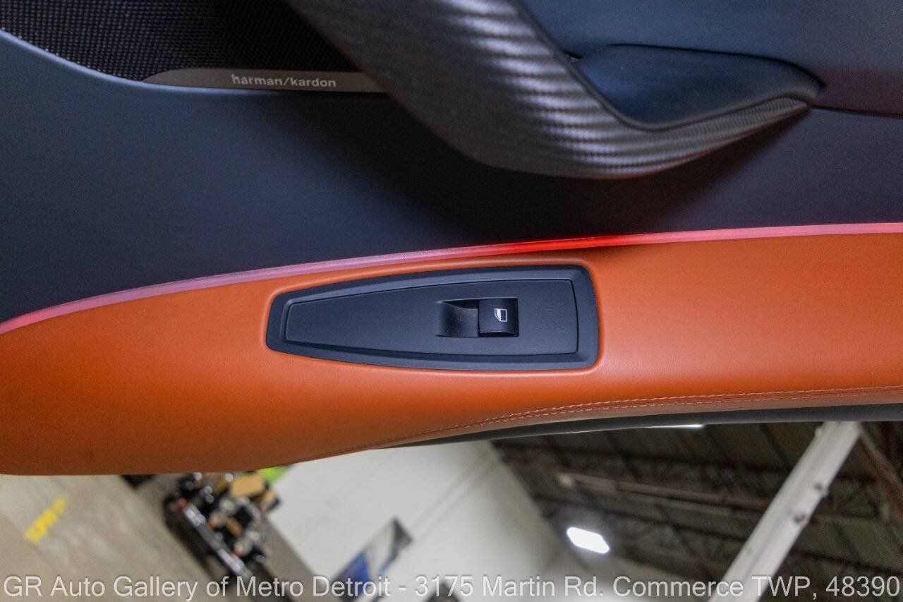 Used 2019 BMW i8 Roadster AWD/4WD image 40