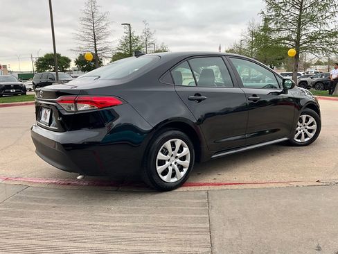 Used 2025 Toyota Corolla LE image 5