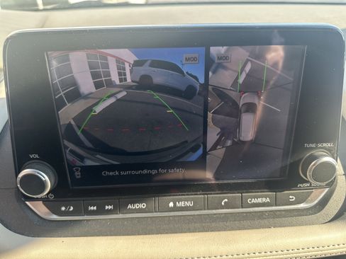 Used 2023 Nissan Rogue SL AWD/4WD image 17