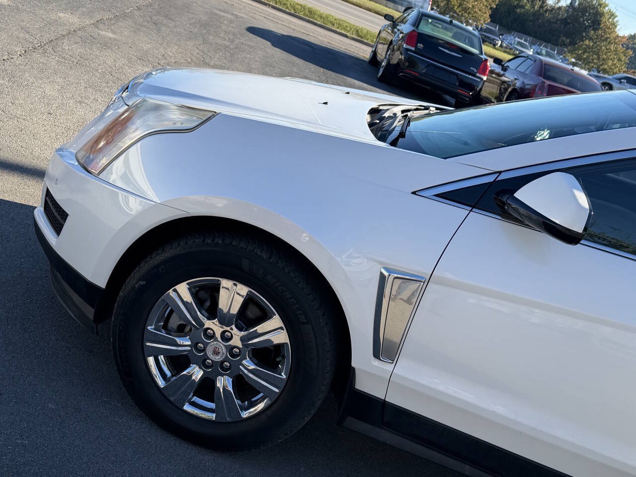 Used 2016 Cadillac SRX Luxury FWD image 2