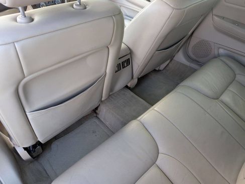 Used 2008 Cadillac DTS Luxury I w/ Sun And Sound Package image 16