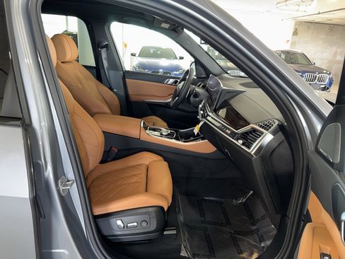 New 2026 BMW X5 xDrive40i w/ M Sport Package image 9