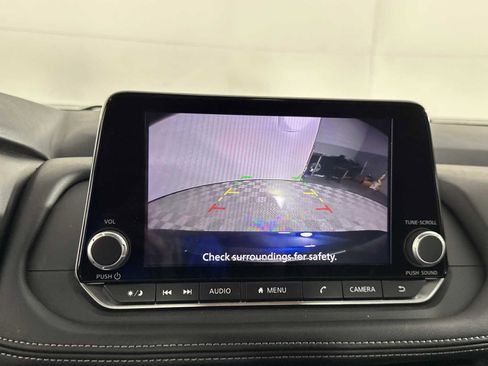 Used 2025 Nissan Rogue SV FWD image 20