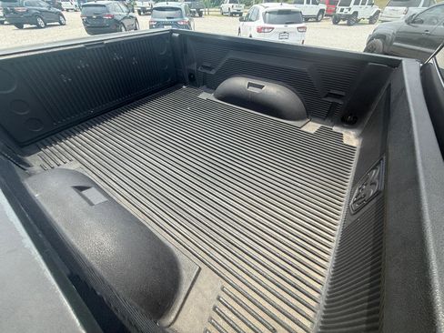 Used 2017 RAM 2500 Tradesman w/ Chrome Appearance Group AWD/4WD image 9