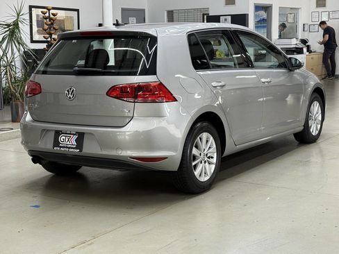 Used 2015 Volkswagen Golf 4-Door FWD image 2
