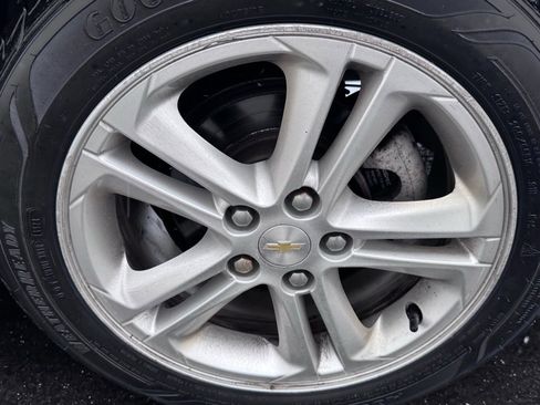 Used 2018 Chevrolet Cruze LT image 18