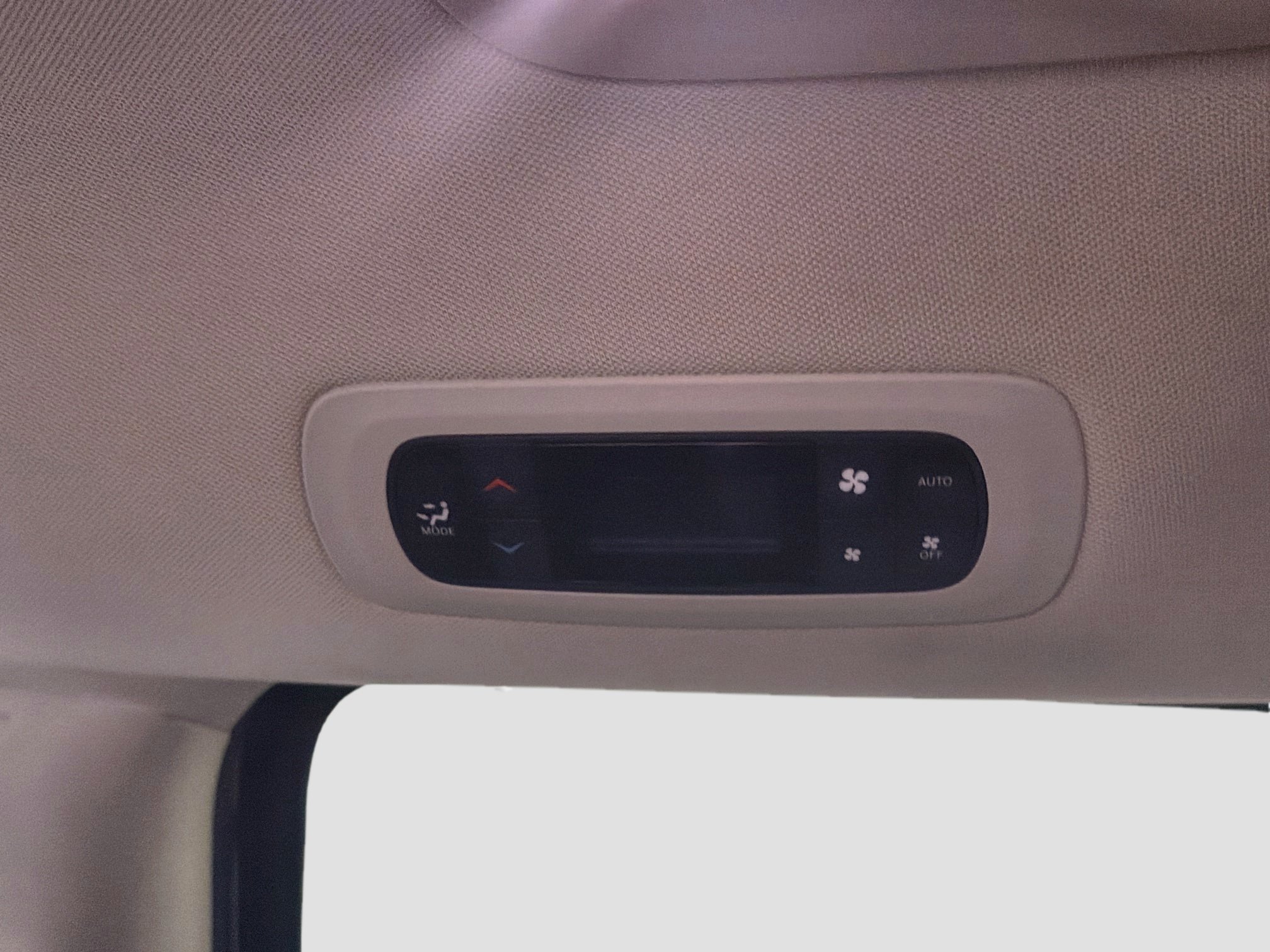 Used 2023 Chrysler Pacifica Touring-L FWD image 25