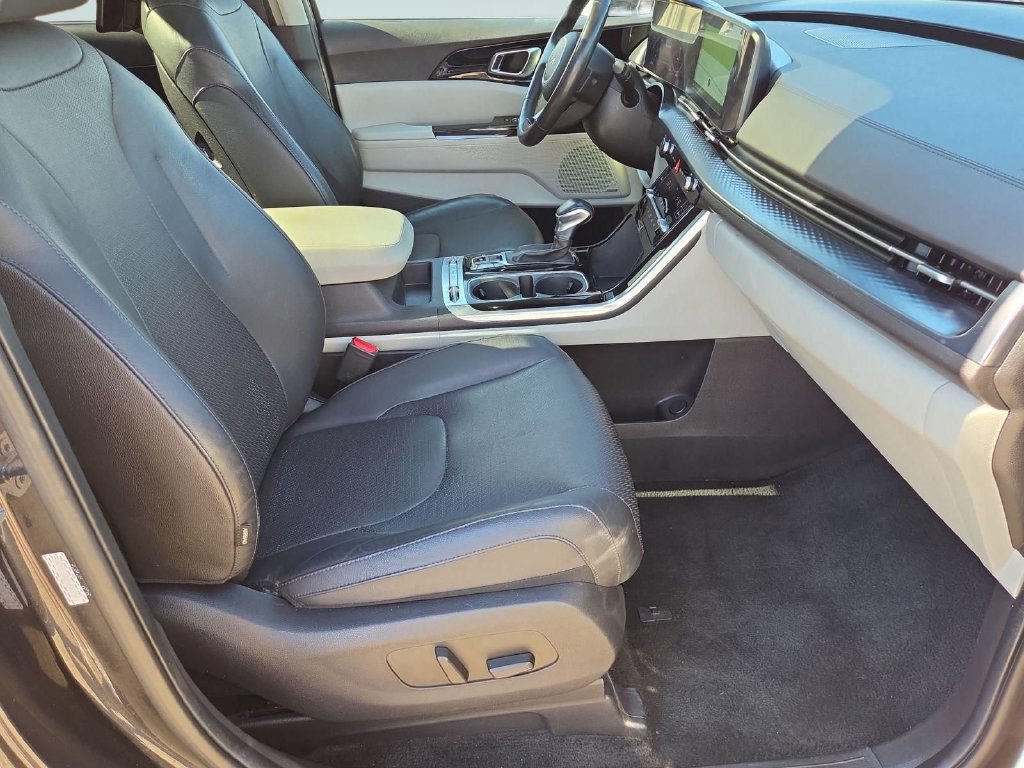 Used 2024 Kia Carnival SX Prestige FWD image 32