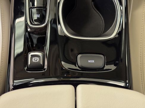 Used 2023 Buick Envision Avenir image 39