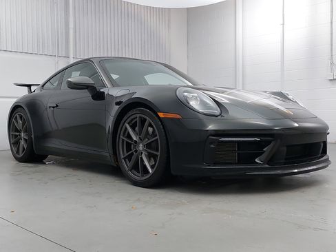 Used 2024 Porsche 911 Carrera T image 9