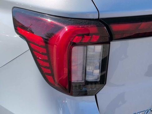 New 2025 Ford Explorer Platinum image 16