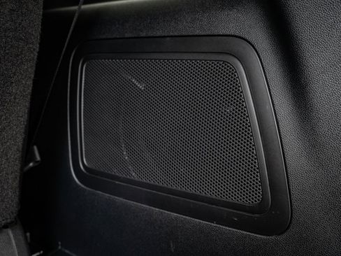 Used 2017 Ford Explorer Platinum image 25