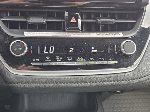 Used 2024 Toyota Corolla SE image 16