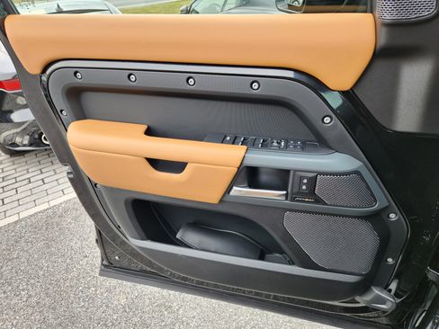 Certified 2024 Land Rover Defender 110 X image 25