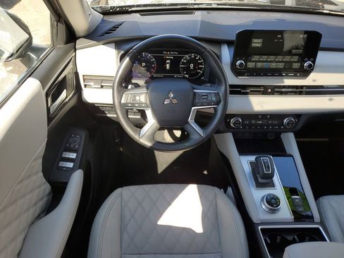 Used 2024 Mitsubishi Outlander SEL image 13