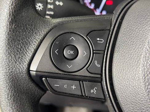 Used 2025 Toyota RAV4 XLE FWD image 24