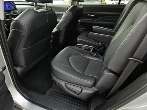 Used 2025 Toyota Grand Highlander AWD image 14