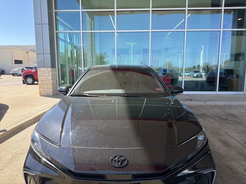 Used 2025 Toyota Camry SE w/ Convenience Package image 31