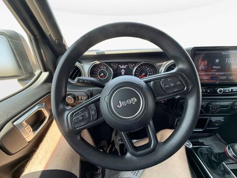Used 2021 Jeep Wrangler Unlimited Sport AWD/4WD image 11