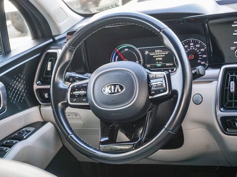 Used 2021 Kia Sorento S image 17