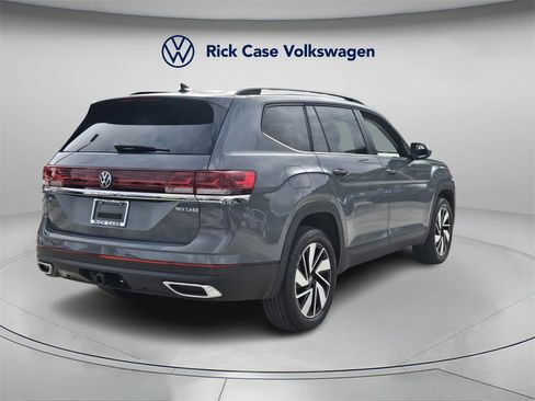 Certified 2025 Volkswagen Atlas SE w/ Panoramic Sunroof Package image 6