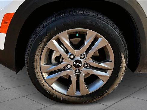 Used 2023 Kia Seltos LX image 9