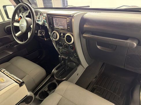 Used 2009 Jeep Wrangler Sahara AWD/4WD image 22