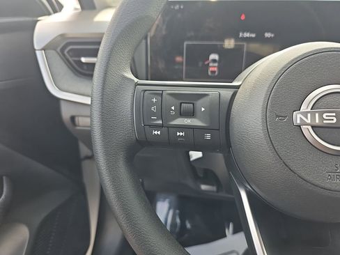 Used 2025 Nissan Kicks SV FWD image 21