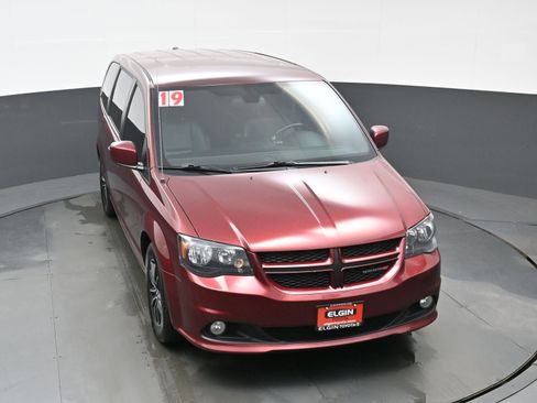 Used 2019 Dodge Grand Caravan GT image 32