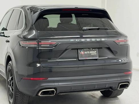 Used 2022 Porsche Cayenne AWD/4WD image 43