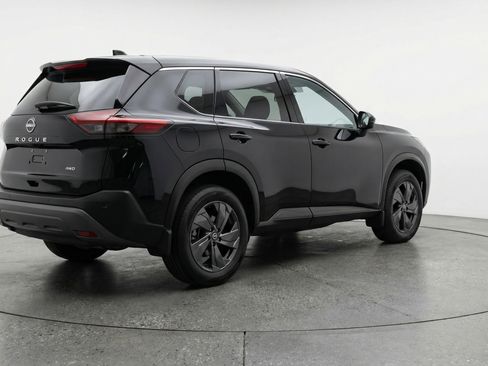 Used 2025 Nissan Rogue SV AWD/4WD image 9