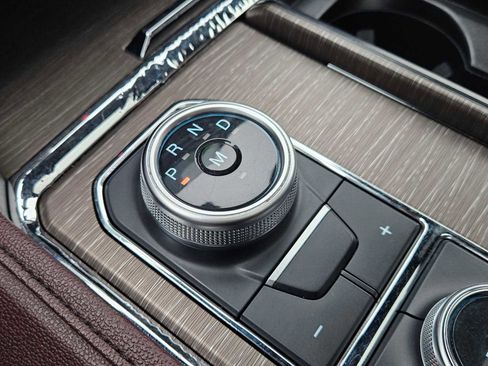 Used 2022 Ford Expedition Limited image 31