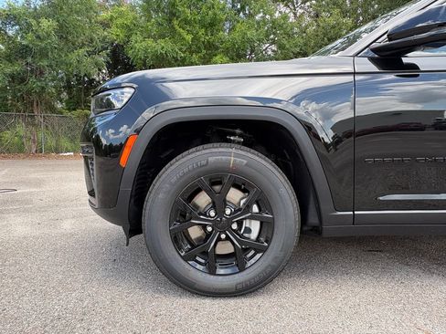 New 2026 Jeep Grand Cherokee L 4WD image 23