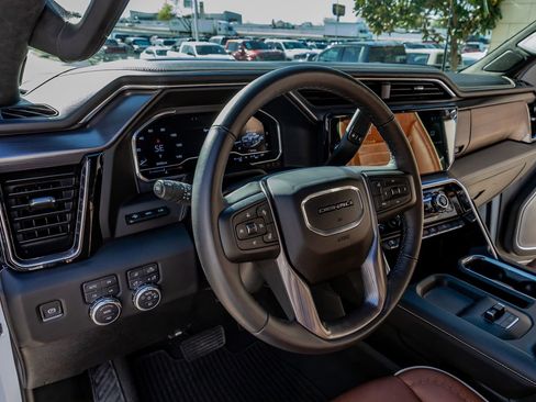Used 2025 GMC Sierra 2500 Denali Ultimate image 17