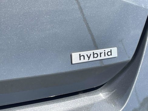Used 2025 Hyundai Elantra Limited FWD image 8