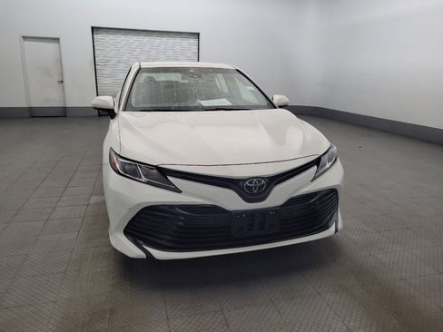 Used 2018 Toyota Camry LE image 14