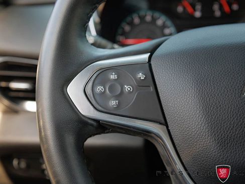 Used 2023 Chevrolet Traverse LT FWD image 26