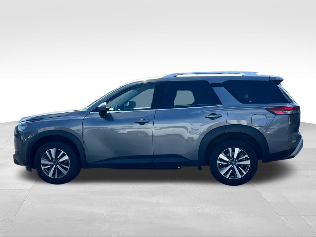 Used 2025 Nissan Pathfinder SL FWD image 8