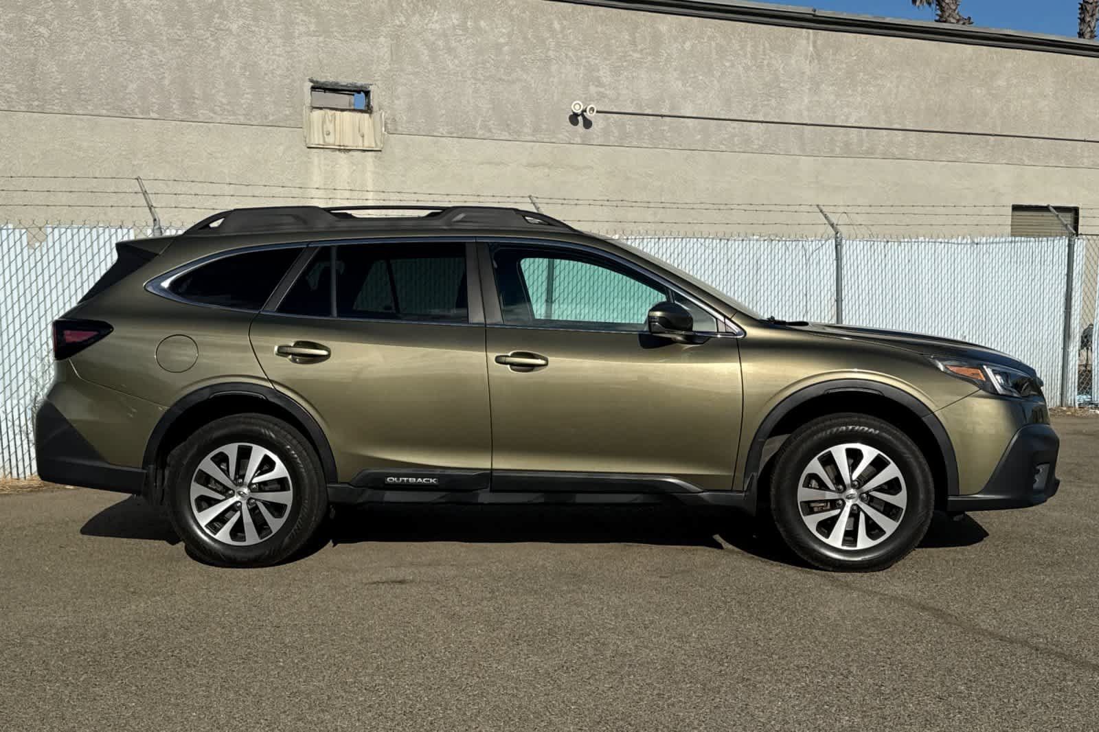 Used 2020 Subaru Outback Premium w/ Popular Package #1 AWD/4WD image 6