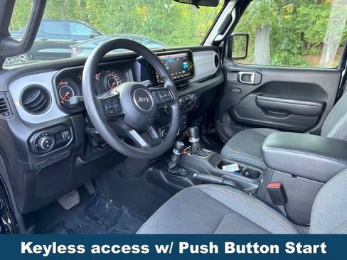 Used 2024 Jeep Gladiator Sport AWD/4WD image 5