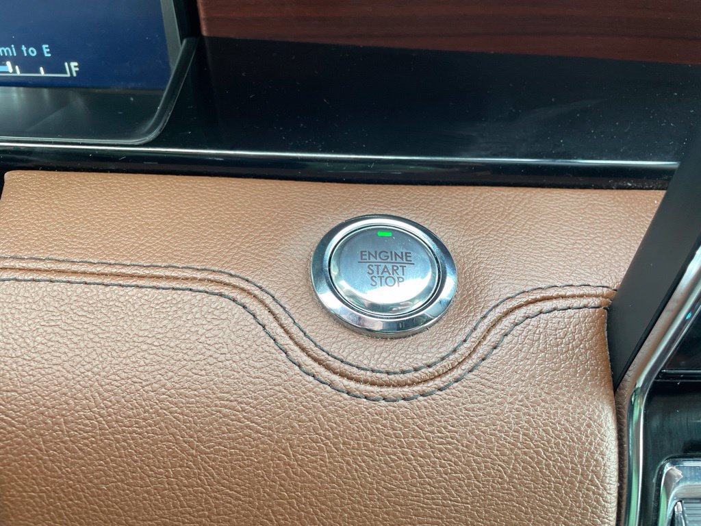 Used 2022 Lincoln Navigator Reserve AWD/4WD image 25