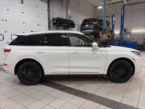 Used 2022 Lincoln Corsair Reserve w/ Equipment Group 201A image 8