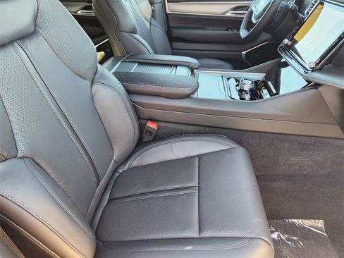 New 2026 Jeep Grand Wagoneer L Limited image 10