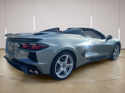Used 2024 Chevrolet Corvette Stingray Preferred Conv w/ Z51 Performance Package RWD image 9