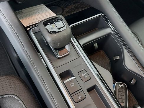 New 2026 Nissan Pathfinder SL image 17