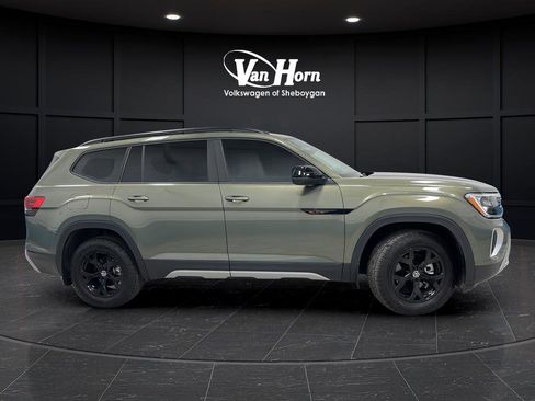 Used 2024 Volkswagen Atlas Peak Edition SEL AWD/4WD image 7