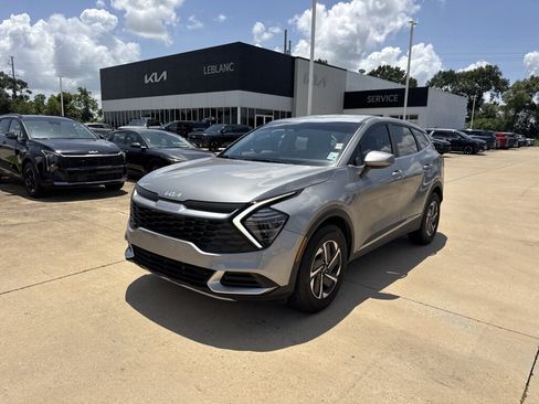 Certified 2025 Kia Sportage LX FWD image 3