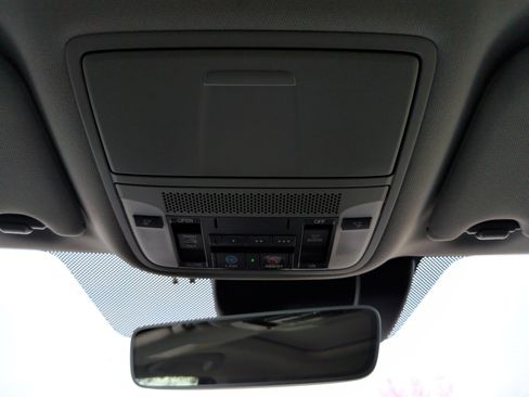 Used 2018 Acura TLX w/ Technology Package image 31